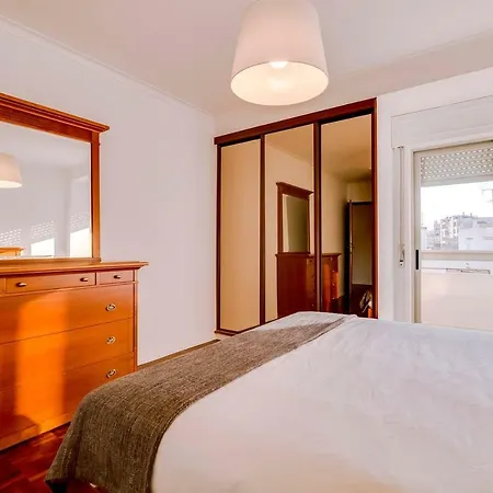 Stunning Views 3 Bed - 5 Min - Center -