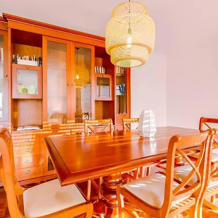 Stunning Views 3 Bed - 5 Min - Center -