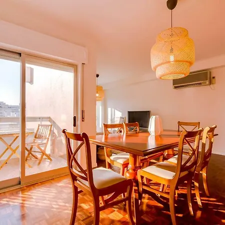 Stunning Views 3 Bed - 5 Min - Center -